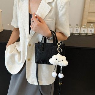 Túi xách nữ túi đeo chéo da loang mịn kèm gấu mây K560