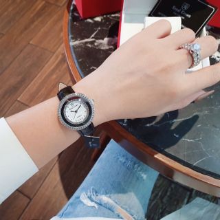 SĂN SALE MÙA HÈ ĐỒNG HỒ NỮ THỜI TRANG RODAL DÂY DA MẶT TRẮNG HAI VIỀN HỘT