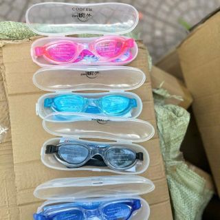 KÍNH BƠI CHO TRẺ EM NHIỀU MAÙ SẮC