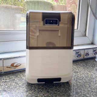 MÁY SẤY KHÔ ĐŨA THÌA DIỆT KHUẨN BẰNG TIA UV