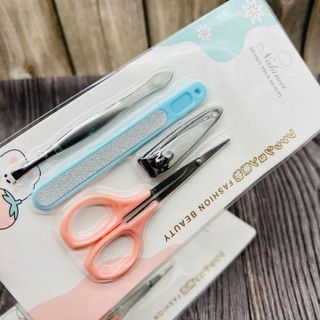 BỘ BẤM MÓNG 4 MÓN TIỆN LỢI