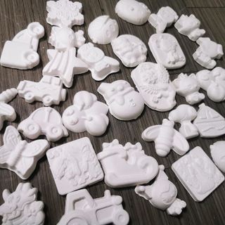 BỘ 2 TƯỢNG TÔ MINI KÈM VỈ MÀU VÀ CỌ RÈN LUYỆN KHẢ NĂNG SÁNG TẠO CHO BÉ