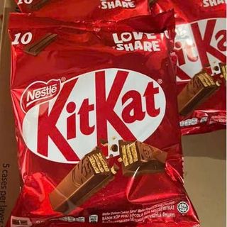 Bánh xốp phủ socola kitkat gói 204g (10 thanh x17g) date mới nhất
