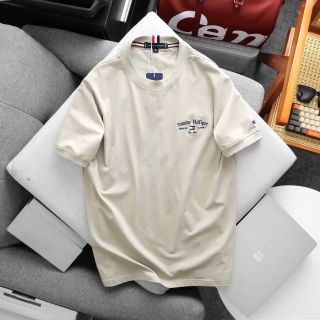 Mẫu áo thun logo thêu chi tiết sắc nét bo tay tinh tế hàng full chi tiết.