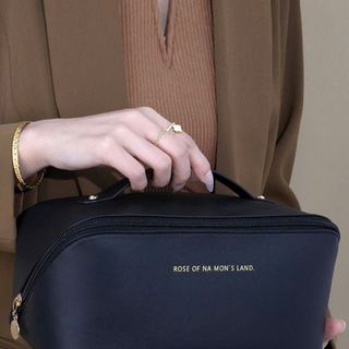 TÚI ĐỰNG MỸ PHẨM BASIC NHỎ GỌN NHƯNG ĐỰNG “CẢ THẾ GIỚI” CỦA NÀNG - WINNIE HOUSE