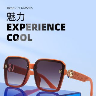 Kính Mắt Vuông Luxury Đen Vàng Cao Cấp TT73
