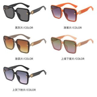 Kính Mắt Vuông Luxury Đen Vàng Cao Cấp TT73