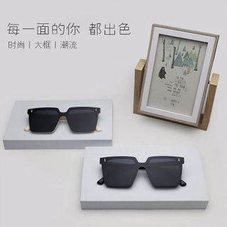Kính Râm Oversize Trà Khói Sang Chảnh TT68