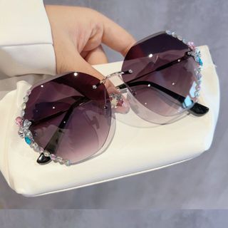 Kính Râm Nữ Không Viền Đính Pha Lê Sang Chảnh TT64