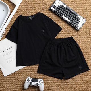 Set Polo Em bé.  Chất liệu cotton 4 chiều xịn,  logo thêu basic.