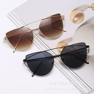 Kính Mát Mắt Mèo Viền Vàng Sang Chảnh TT88