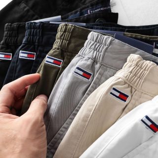 Short kaki nam. Mẫu quần thêu nam với chất kaki chính phẩm dày dặn, mịn, co giãn tốt.