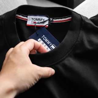 T- shirt nam. Chất thun cotton 4c cao cấp xịn.   Full tem tag túi zip, unisex nam nữ couple.