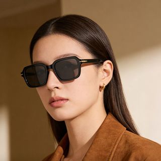 Kính Mắt Square All Black Luxury TT107