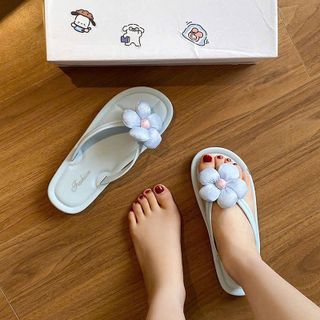 DÉP TÔNG HOA LỤA 6D, ITEM HOT TREND CHO NÀNG MÊ STYLE NGỌT NGÀO ✨- WINNIE HOUSE
