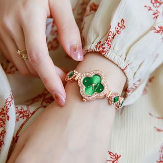 Đồng Hồ Nữ Đính Đá Xanh Ngọc Sang Trọng ĐH24