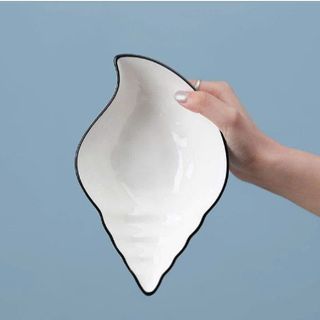 ĐĨA SỨ HÌNH ỐC SỌC VIỀN ĐEN CAO CẤP (T60)