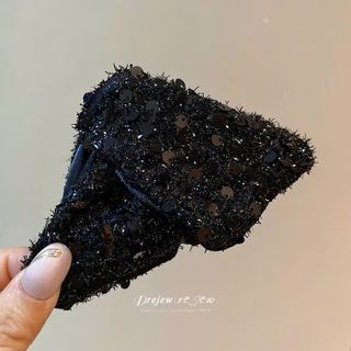GẤP TÓC TAM GIÁC FULL KIM SA ĐEN