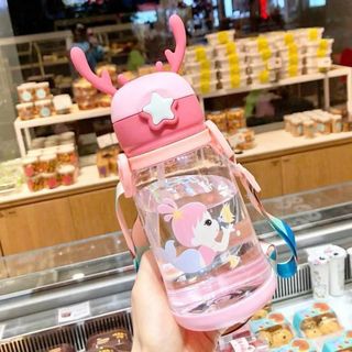 Bình nhựa đựng nước cho bé hình hươu 600ml