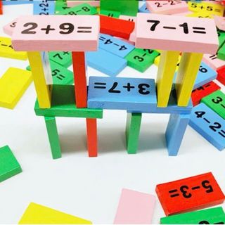 Đồ chơi Domino toán học bằng gỗ 110 chi tiết