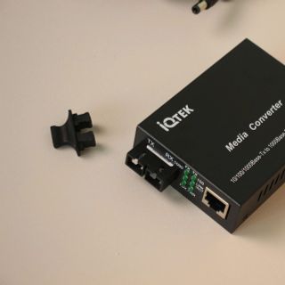Thiết bị chuyển đổi quang loại 2 sợi quang IQtek IQ-1F1E-S20, hàng chính hãng