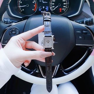 ĐỒNG HỒ NỮ CAO CẤP HREMES DÂY DA MẶT FULL ĐÁ