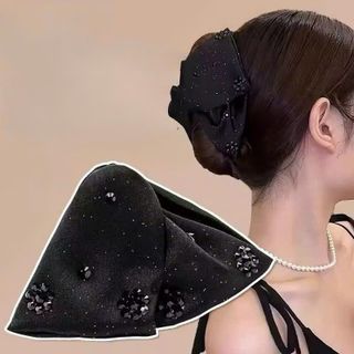 GẤP TÓC TAM GIÁC ĐÍNH ĐÁ HOA ĐEN