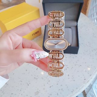 SĂN SALE MÙA HÈ ĐỒNG HỒ NỮ CAO CẤP FENDY MẶT CHỮ NHẬT NGANG DÂY LẮC LOGO VIỀN HỘT