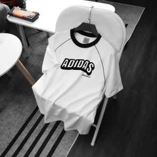 Áo thun nam. Chất thun cotton  4c chính phẩm đàn hồi tốt, mềm mịn,độ bền màu cao. Thiết kế  viền mí kết hợp phối bo cổ.
