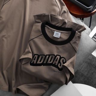 Áo thun nam. Chất thun cotton 4c chính phẩm đàn hồi tốt, mềm mịn,độ bền màu cao. Thiết kế viền mí kết hợp phối bo cổ.