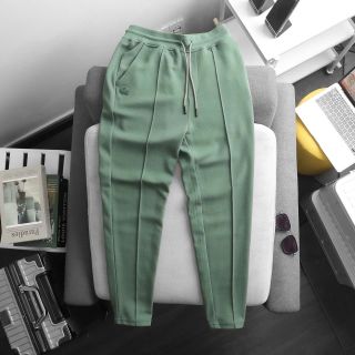 Jogger dài nam. Chất vải pique trẻ trung, dệt sợi 100% cotton thấm hút mồ hôi tốt.