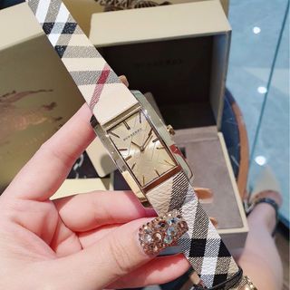 ĐỒNG HỒ NỮ SIÊU CẤP BUBBERI DÂY DA MẶT CHỮ NHẬT NIỀNG VÀNG