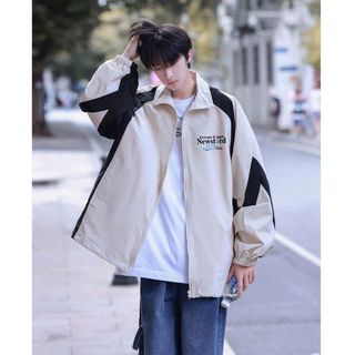 Áo Khoác Dù Form Rộng Logo In Newstard – Kiểu Dáng Thời Trang, Chất Liệu Bền Bỉ