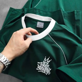 Áo thun nam. Chất thun cotton  4c chính phẩm đàn hồi tốt, mềm mịn,độ bền màu cao.  logo in pet, gia công kỹ đẹp.