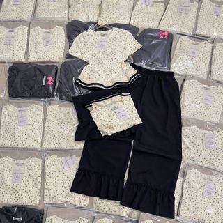 SET XUÔNG ÁO CHẤM BI + QUẦN ĐEN SIÊU HOT