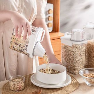Hộp Bảo Quản Thực Phẩm Kín Khí Có Cốc Đong 1,75L STT256