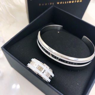CUFF CAO CẤP NAM VÀ NỮ D WELLINGTON V2 MÀU BẠC FULLBOX