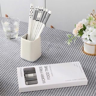 Hộp 5 đôi đũa sứ họa tiết sang trọng, bền nhẹ, chịu nhiệt