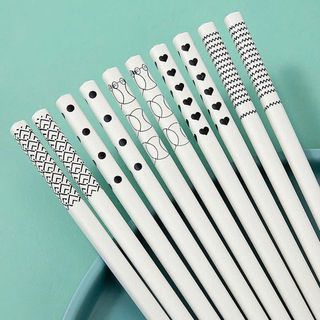 Hộp 5 đôi đũa sứ họa tiết sang trọng, bền nhẹ, chịu nhiệt