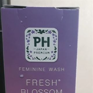 Dung dịch vệ sinh phụ nữ PH Fresh Blossom - hương hoa 150ml
