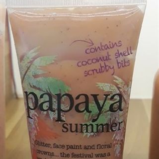 Tẩy tế bào toàn thân Treaclemoon Papaya Summer 225ml (màu cam)