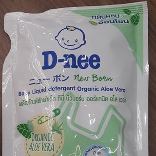 Nước giặt quần áo em bé D nee xanh lá 600ml