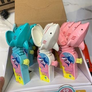 Kẹo Đồ Chơi Hình Cá Mập Space Tongs 100g