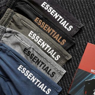 Short Wash Ess nam. Thiết kế basic với bộ màu nam tính.  Chất vải nỉ cotton dày mịn mướt.