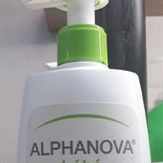 Dung dịch vệ sinh và chống hăm Alphanova Bé Bé Bio-liniment Formule Oléo-Calcaire 500ml