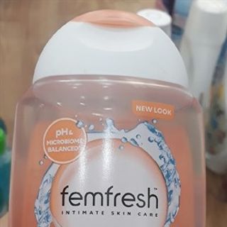 Dung dịch vệ sinh phụ nữ Femfresh Daily Wash 250ml(màu cam)