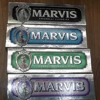 Kem đánh răng Marvis các màu 85ml.