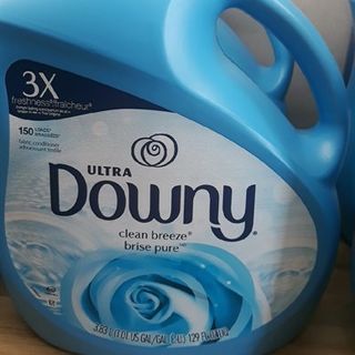 Nước xả vải Downy Ultra Clear Breeze 3.83L
