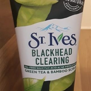 Sữa rửa mặt ST Ives Blackhead Clearing Green Tea&Bamboo Scrub 170g