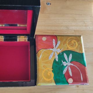 Hộp đựng trang sức